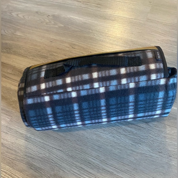 NEW Taylor Swift Picnic Blanket - Picture 4 of 5